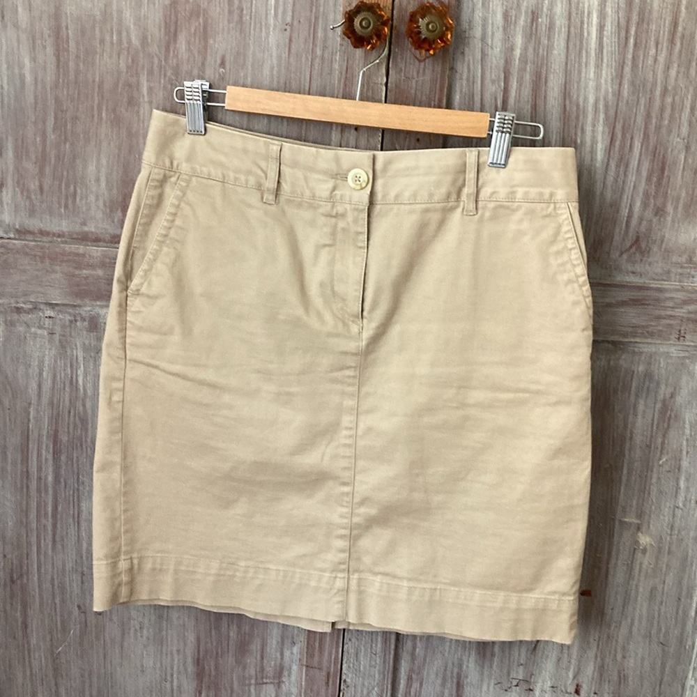 Crew Clothing Co (UK) sanded chino straight skirt. Size6/8 (UK= sz 10)